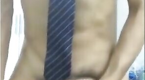 asian boy jerking off in bathroom (2'15'')