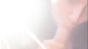 Novinho mama rolao e toma gala no carro