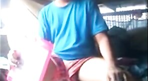 Tarado mostrando pau no barco