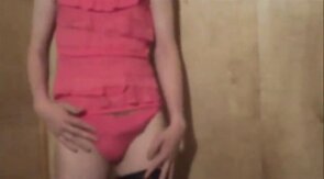 Sexy Crossdresser in pink