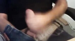 Maduro bonito e tesudo na  punheta