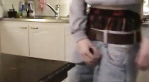 sagger boy cumming in the table
