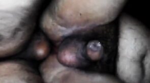 Se vienen en mi culo - Bareback Amateur Bear