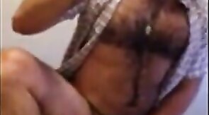 Osazo barbudo: paja en un wc publico - amateur bear daddy man