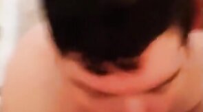 Alter schläft mit einem Jungen beim Amateur-Blowjob