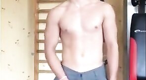 Muscled Amateur Man's Striptease Wow