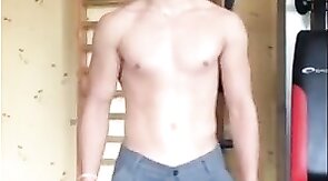 Muscled Amateur Man's Striptease Wow