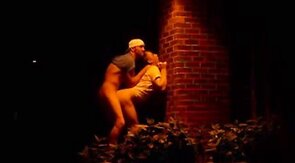 Sexo gay en callejón - Video amateur de hombresencalzones