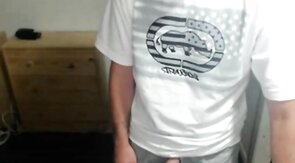 Nerdy Twink Cums on Cam