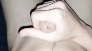 Twink mit großem Schwanz Wichsen vor der Webcam