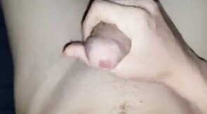 Twink mit großem Schwanz Wichsen vor der Webcam