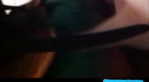 Dois caminhoneiros maduros transando no banheiro