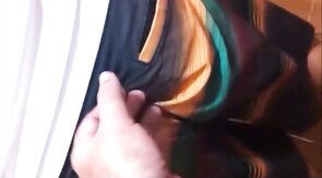 Dois caminhoneiros maduros transando no banheiro