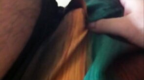 Dois caminhoneiros maduros transando no banheiro