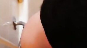 Alter schläft mit einem Jungen beim Amateur-Blowjob