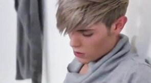 Twink Sniffs Schwimmer Bareback